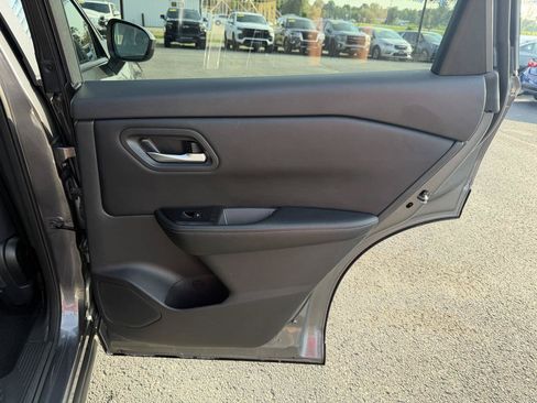 Used 2025 Nissan Rogue SV AWD/4WD image 19