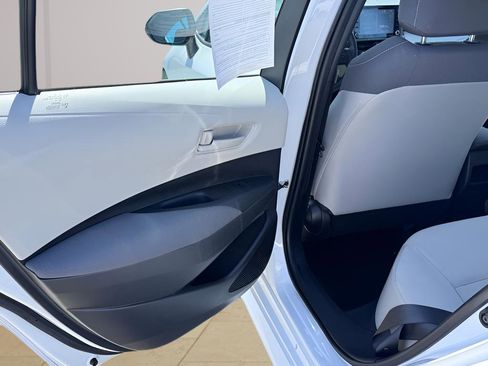 Used 2022 Toyota Corolla LE image 27