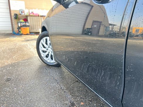 Used 2019 Toyota Corolla LE w/ Carpet Mat Package (TMS) image 29