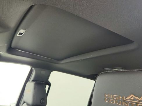 New 2026 Chevrolet Silverado 1500 High Country w/ High Country Premium Package AWD/4WD image 18