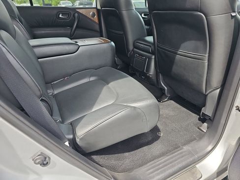 Used 2022 Nissan Armada SL w/ Captain's Chairs Package AWD/4WD image 15