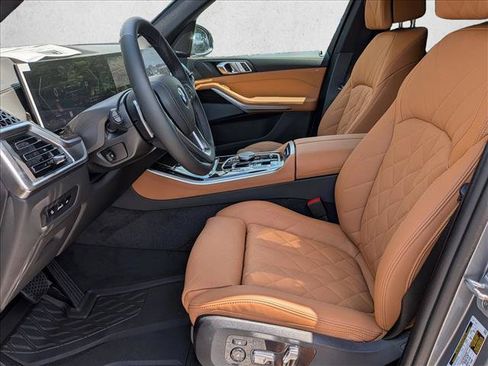 New 2026 BMW X5 xDrive50e w/ Climate Comfort Package AWD/4WD image 4