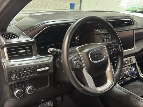 Used 2024 GMC Yukon XL Denali AWD/4WD image 20