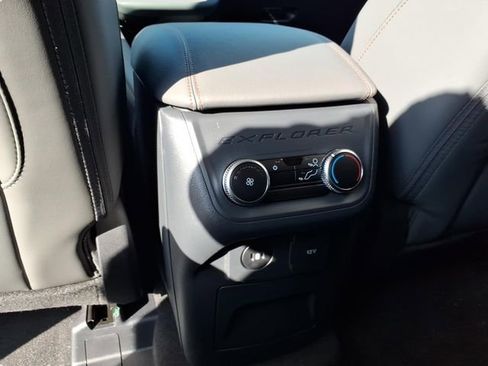 New 2026 Ford Explorer Active w/ Active Comfort Package AWD/4WD image 8