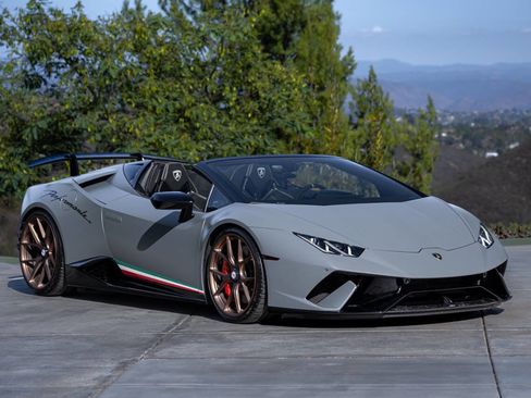 Used 2018 Lamborghini Huracan Performante image 22