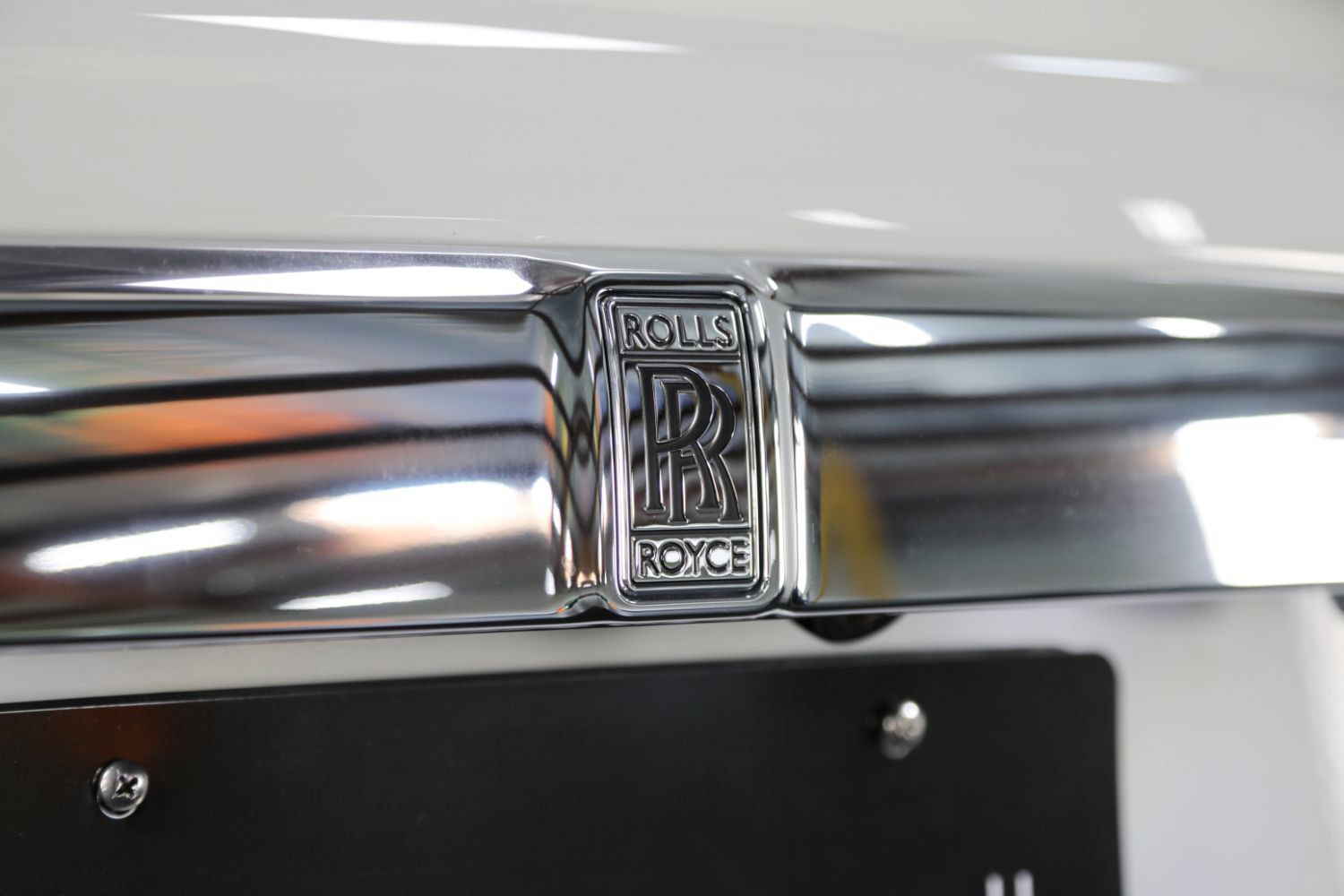 Used 2018 Rolls-Royce Dawn RWD image 25