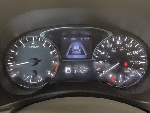 Used 2015 Nissan Pathfinder SL w/ SL Tech Package image 23