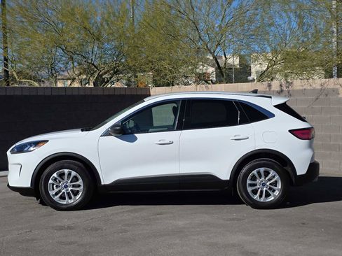 Used 2022 Ford Escape SE image 6