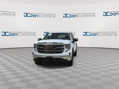 Used 2024 GMC Sierra 1500 SLT image 3