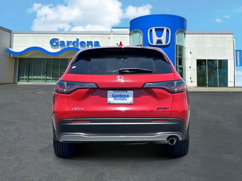 Certified 2025 Honda HR-V Sport image 5