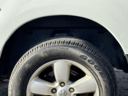 Used 2013 RAM 1500 Express image 26