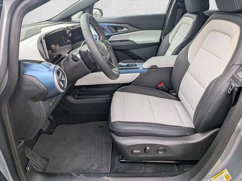 New 2026 Chevrolet Equinox EV LT image 15