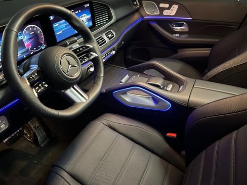 Certified 2025 Mercedes-Benz GLS 580 4MATIC image 4