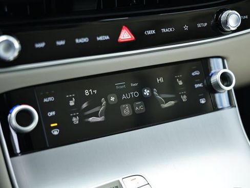 New 2026 Genesis GV70 2.5T Advanced image 39