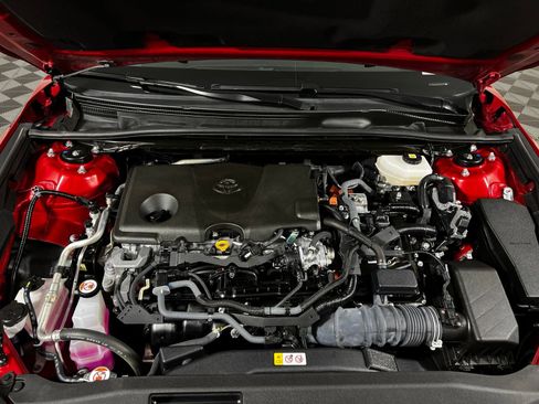 Certified 2025 Toyota Camry SE FWD image 9