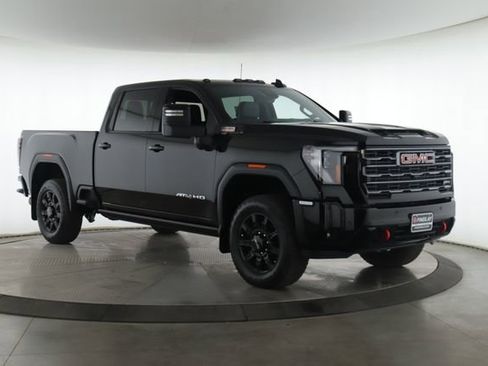 Used 2025 GMC Sierra 3500 AT4 w/ AT4 Premium Plus Package AWD/4WD image 2