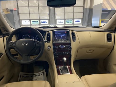 Used 2017 INFINITI QX50 AWD w/ Deluxe Touring Package image 29