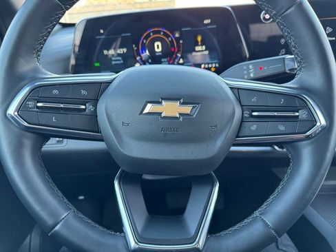 Used 2025 Chevrolet Equinox LT image 30