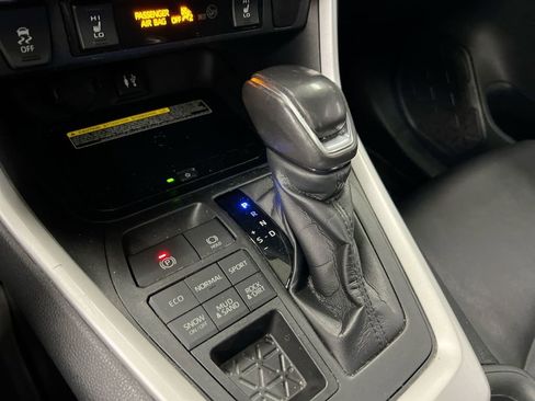 Used 2019 Toyota RAV4 XLE Premium w/ Advanced Technology Package AWD/4WD image 12