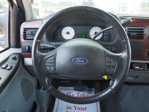 Used 2005 Ford F250 Lariat image 16