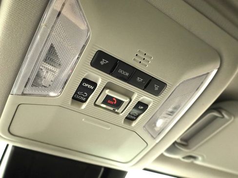 Certified 2022 Toyota RAV4 Limited image 31