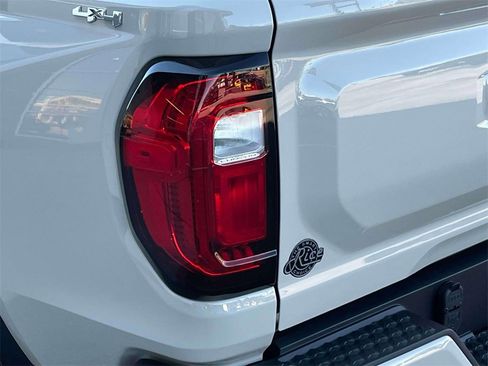 New 2026 GMC Canyon Elevation w/ Convenience Package image 10