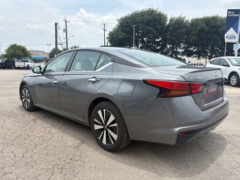 Used 2022 Nissan Altima 2.5 SV FWD image 7