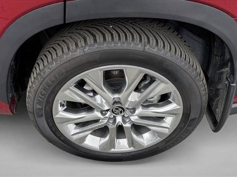 Certified 2020 Toyota Highlander Limited AWD/4WD image 9