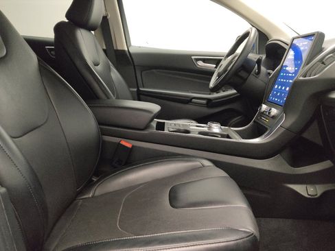 Used 2022 Ford Edge Titanium w/ Equipment Group 301A AWD/4WD image 21