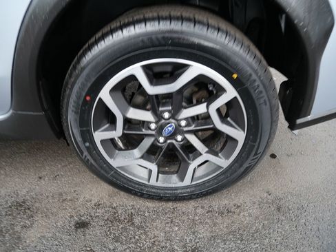 Used 2017 Subaru Crosstrek 2.0i Premium w/ Moonroof Package AWD/4WD image 37