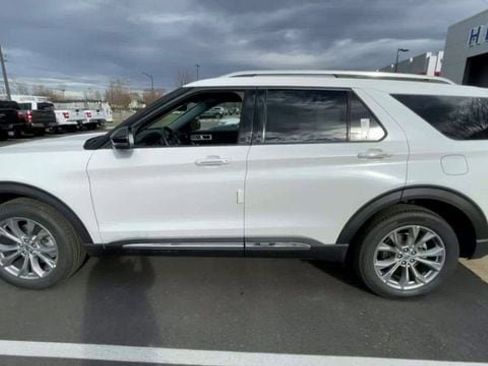 Used 2022 Ford Explorer Limited w/ Equipment Group 301A AWD/4WD image 5