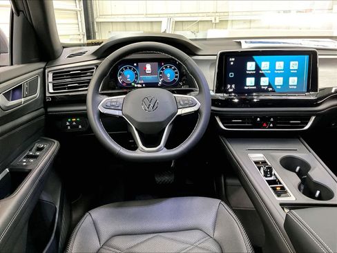 New 2026 Volkswagen Atlas Cross Sport SE image 15