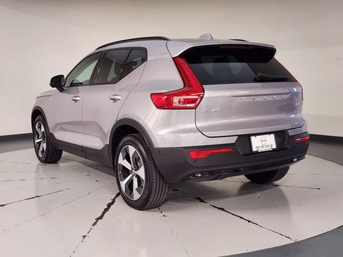 Certified 2026 Volvo XC40 B5 Plus AWD/4WD image 6