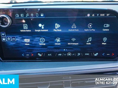 Used 2024 Chevrolet Traverse LT image 36