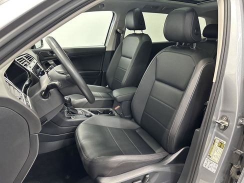 Used 2020 Volkswagen Tiguan SEL AWD/4WD image 15