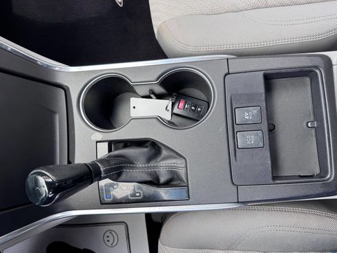 Used 2015 Toyota Camry LE FWD image 23