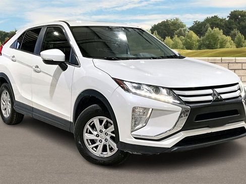 Used 2019 Mitsubishi Eclipse Cross ES image 2
