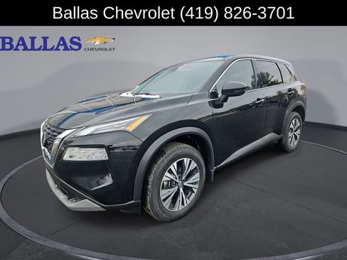 Used 2021 Nissan Rogue SV image 1