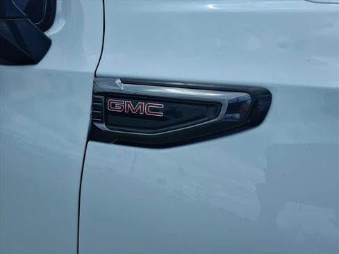 New 2026 GMC Yukon XL AT4 AWD/4WD image 10