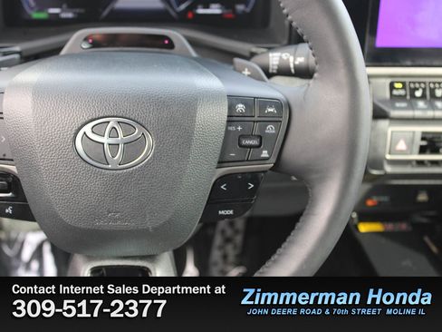 Used 2025 Toyota Camry XSE image 13
