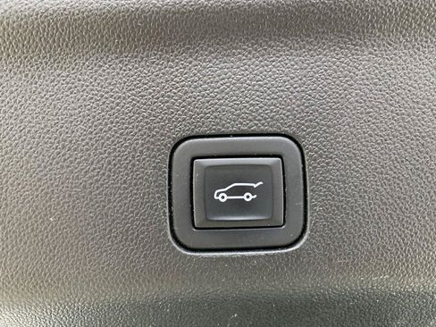 Used 2023 GMC Yukon XL AT4 w/ AT4 Premium Plus Package AWD/4WD image 21