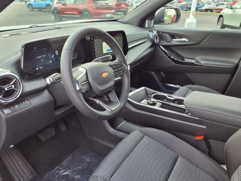 New 2026 Chevrolet Equinox LT FWD image 11
