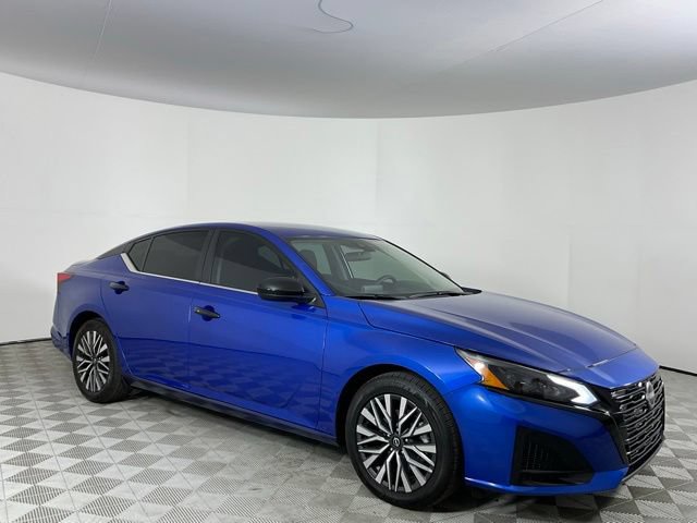 Used 2025 Nissan Altima 2.5 SV FWD image 5