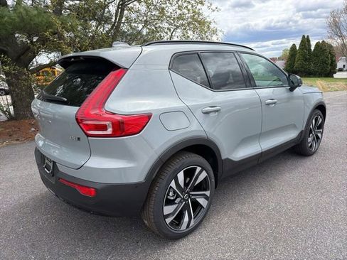 New 2026 Volvo XC40 B5 Plus w/ Climate Package AWD/4WD image 3