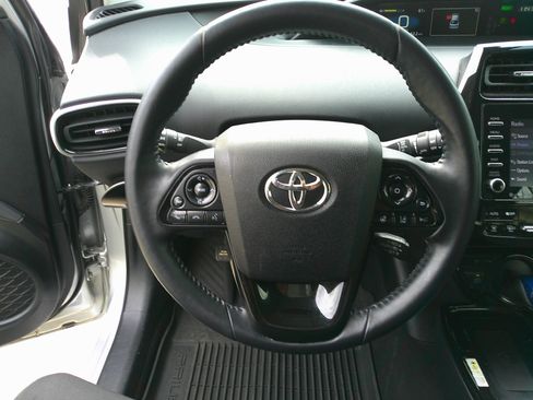 Used 2022 Toyota Prius image 19