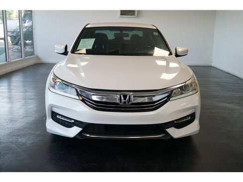 Used 2016 Honda Accord Sport image 2