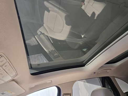 Used 2018 Mercedes-Benz GLC 300 4MATIC image 23