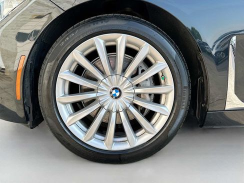 Used 2021 BMW 740i w/ Premium Package RWD image 33