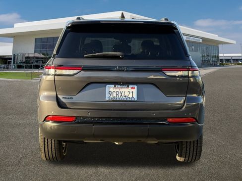 Used 2022 Jeep Grand Cherokee Altitude image 9