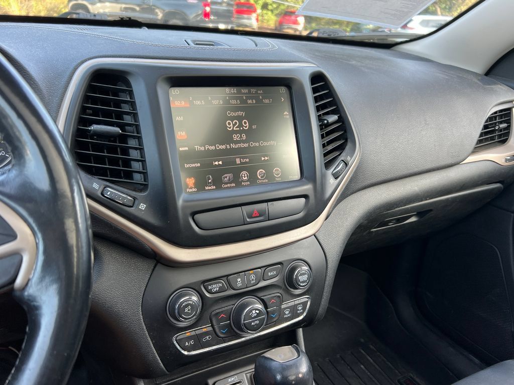 Used 2015 Jeep Cherokee Limited AWD/4WD image 16